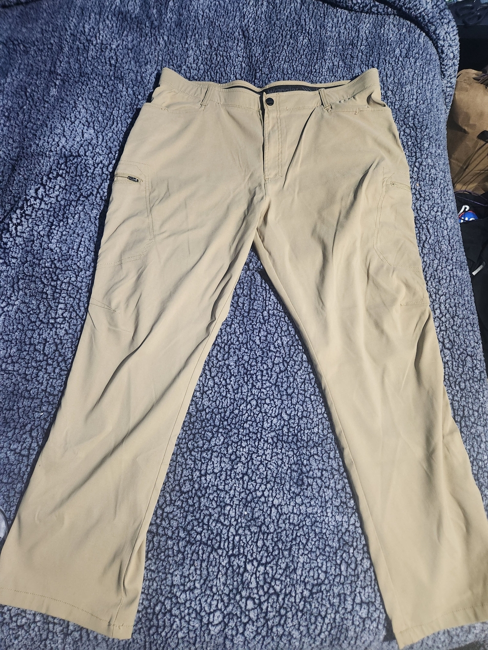 Men's Wrangler Khaki Performance Travel Pants